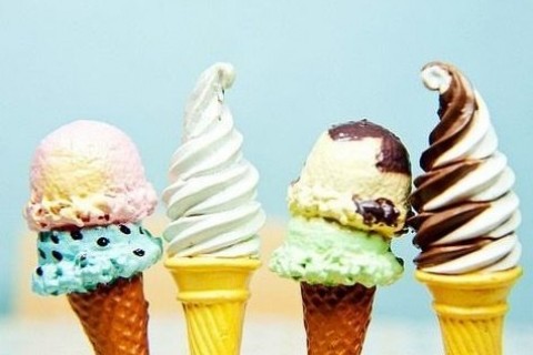 夏天微信朋友圈吃冰淇淋文案，吃冰棍雪糕的朋友圈说说